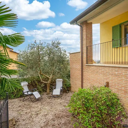 Guesthost - La Terrazza Sull'umbria Апартаменты *